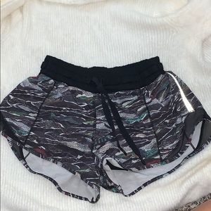 lululemon hottie hot shorts